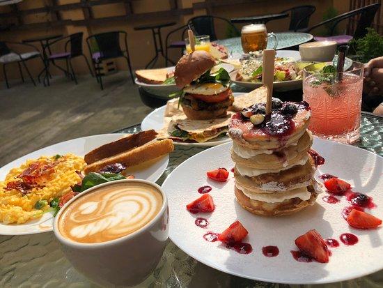 Breakfast & Coffee