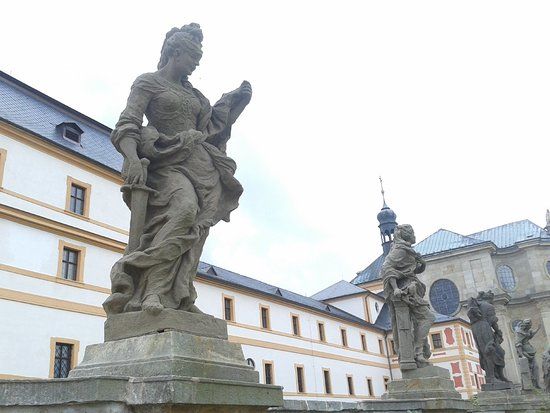 Braunovy Sochy Ctností a Neřestí