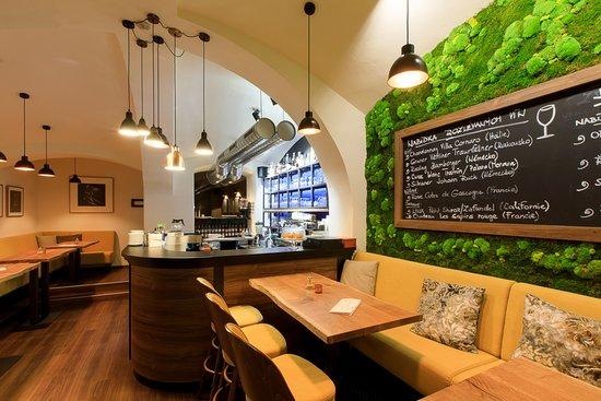 Esence Café