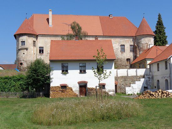 Zámek Louňovice pod Blaníkem