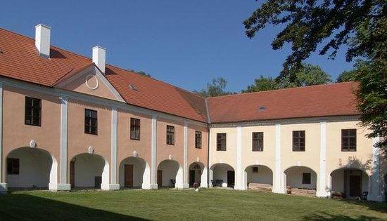 Zámek Měšice