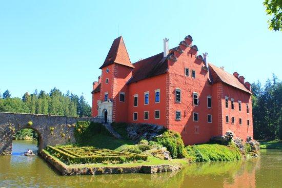 Zámek Červená Lhota