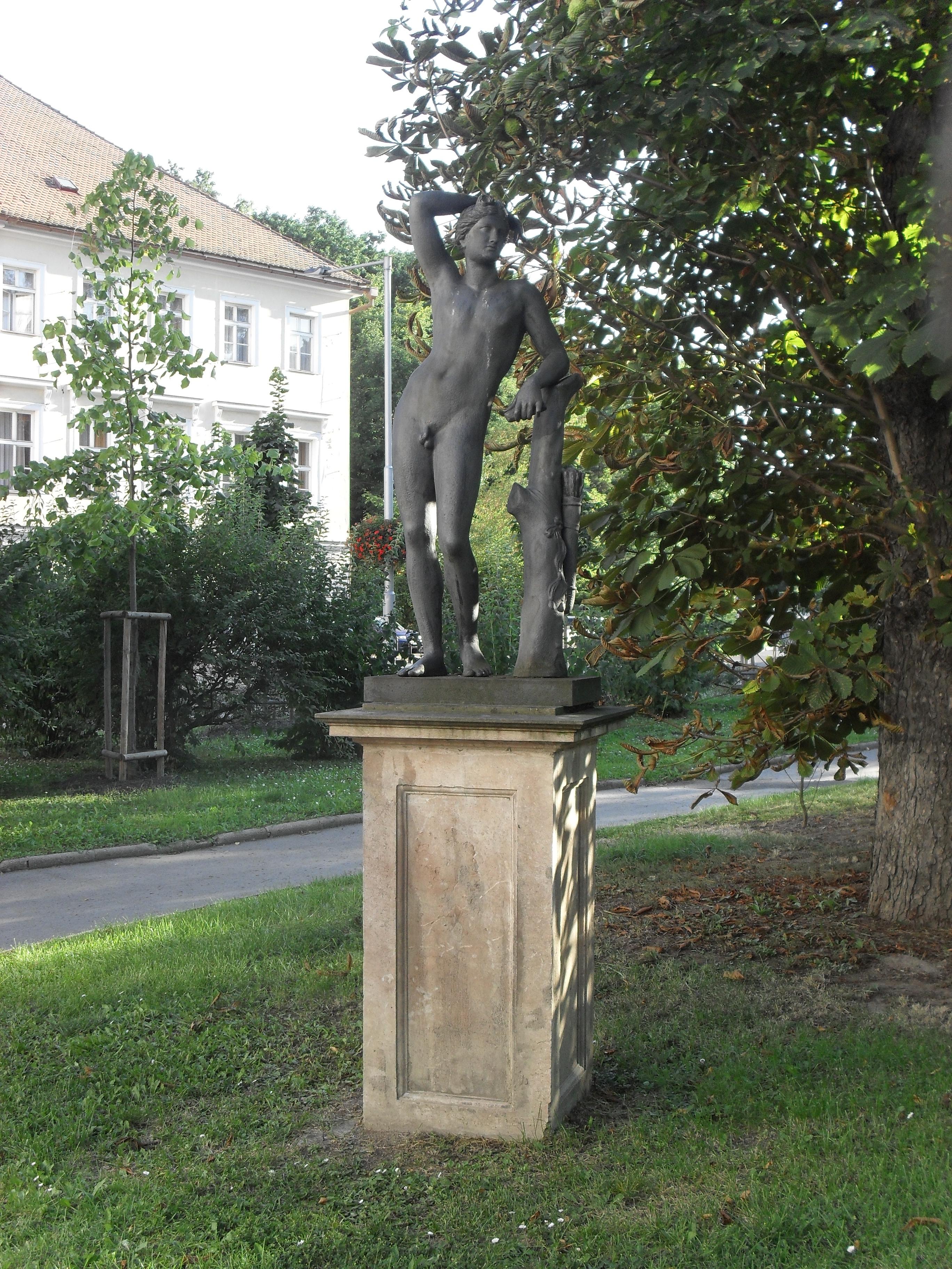 Socha Apolona