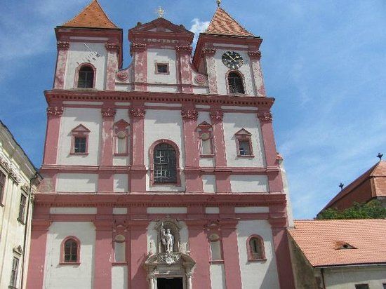 Kostel Nanebevzetí Panny Marie a svatého Václava