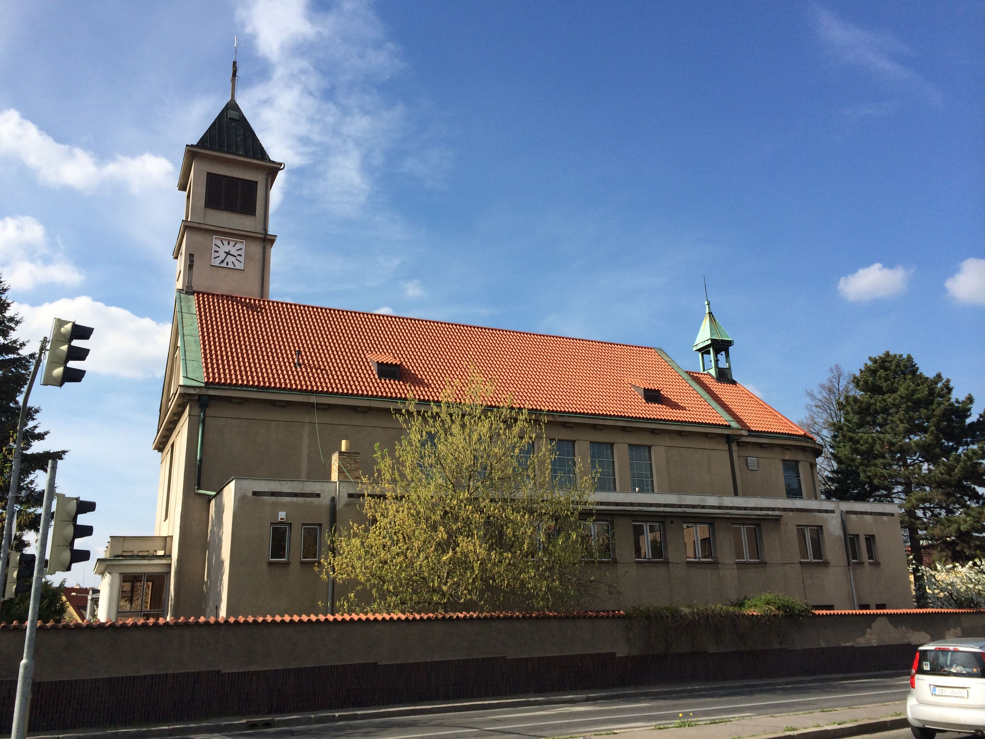 Kostel Panny Marie Královny míru