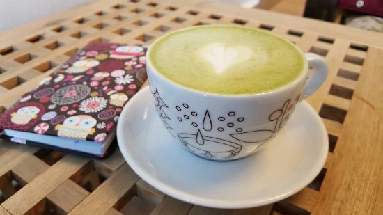 Černé oči porcelánových šálků Espresso Bar